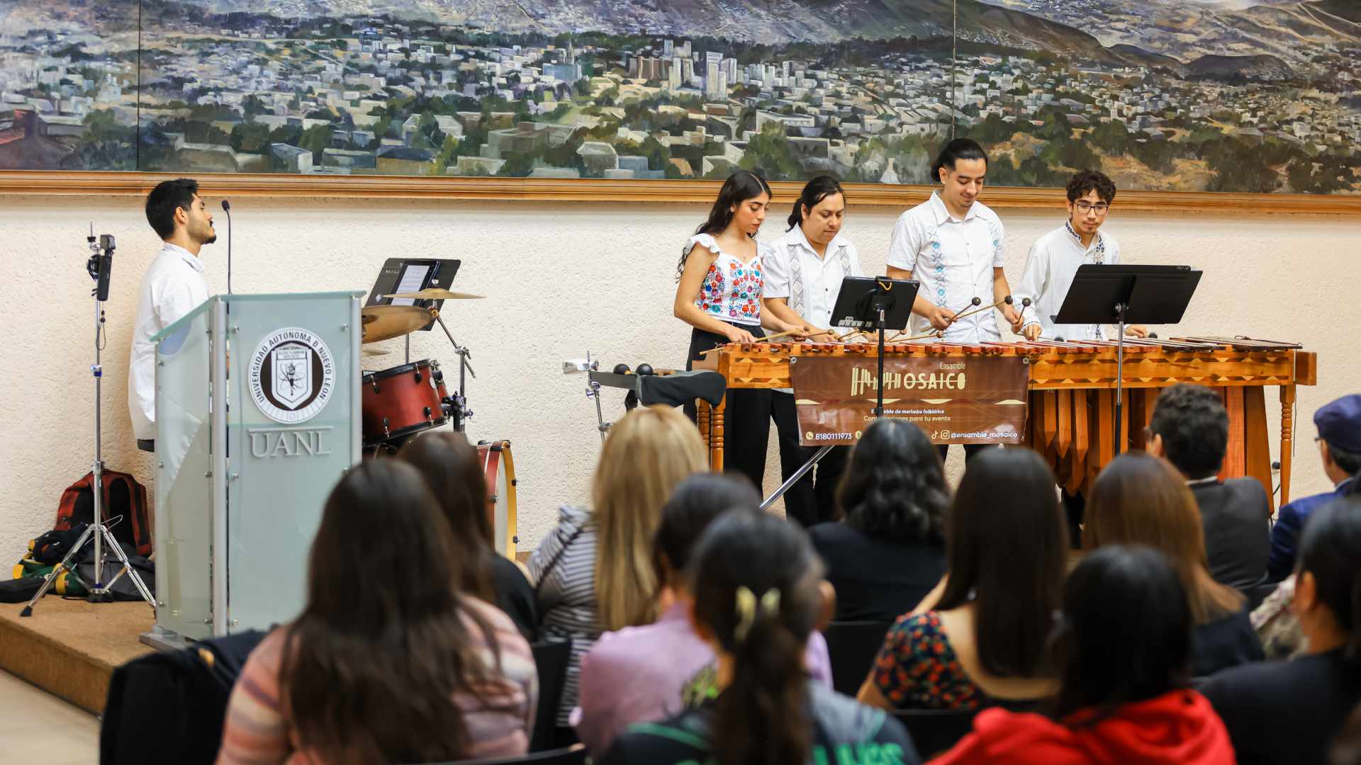 Alfonsina resuena entre marimbas y jazz